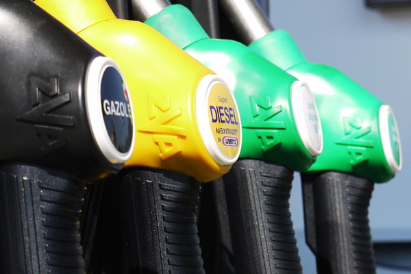 Petrol v diesel
