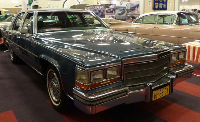 Cadillac Fleetwood V8-6-4